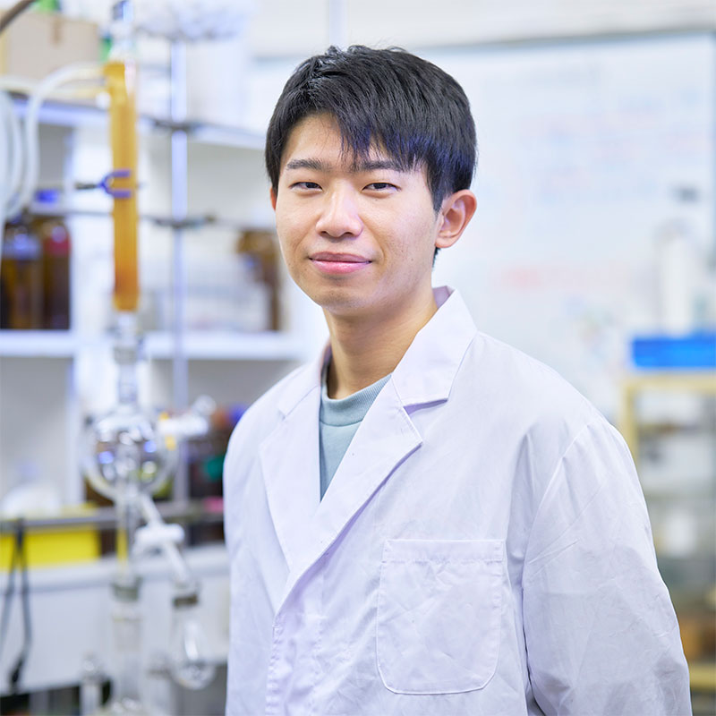 Look up to Senpai 生命応用化学科 坂口暁都さん09
