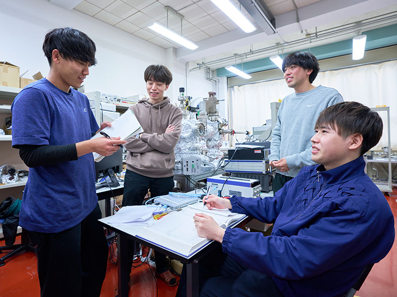 Look up to Senpai 電気電子工学科 金井湧知さん08