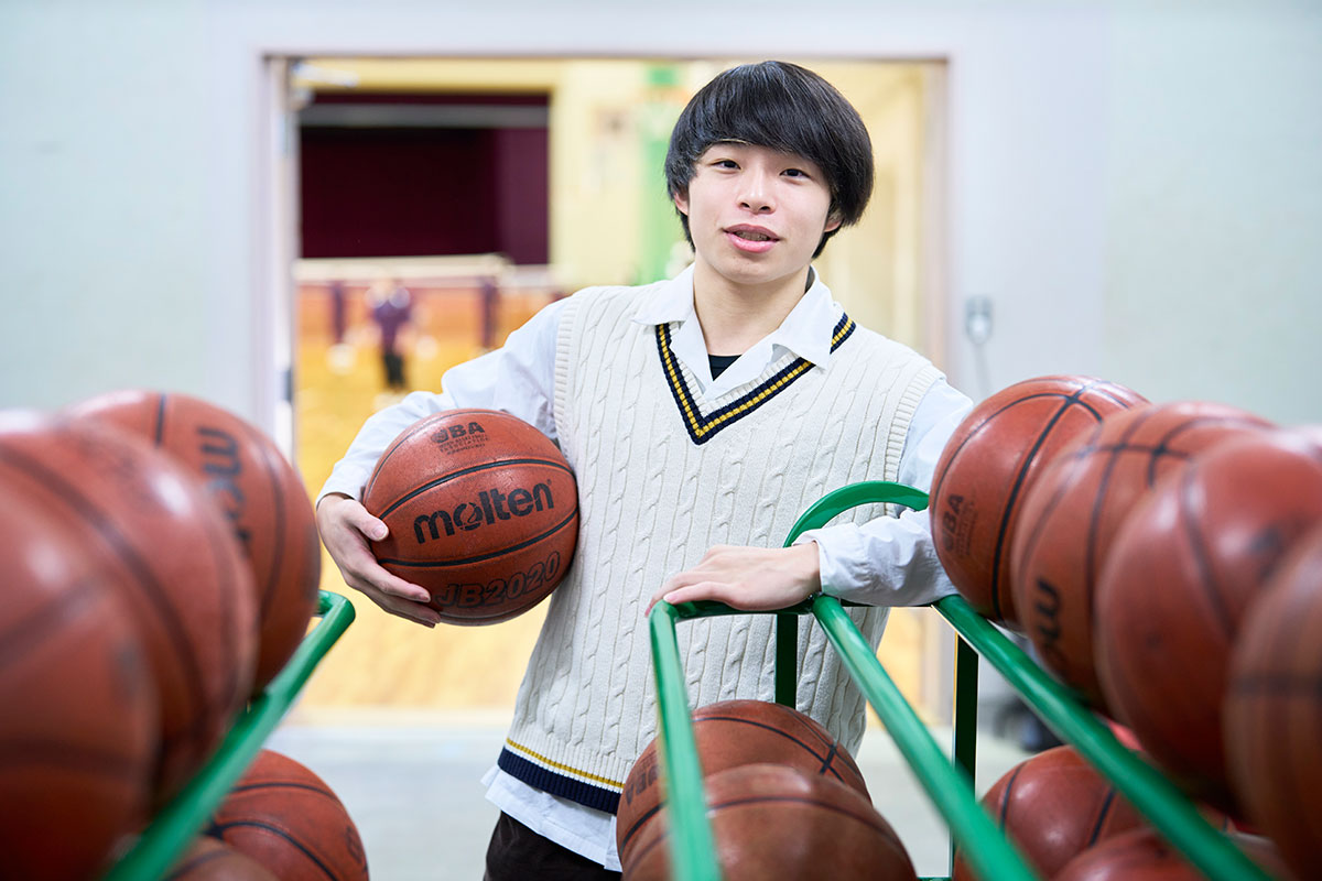 先輩ストーリー05 西山 泰誠さん 画像02