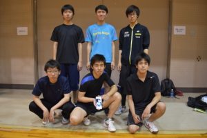 普段運動していない情報工学科1年生チーム。今日来られなかった仲間の分まで頑張りたい!