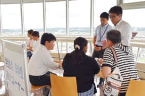 学生生活・奨学金紹介コーナーで個別に相談