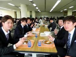 学食は安くて美味しいです!単位を落とさず、無事卒業できるように頑張りたい!