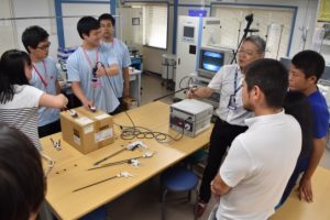 医療工学の最先端研究センターや実習室を見学