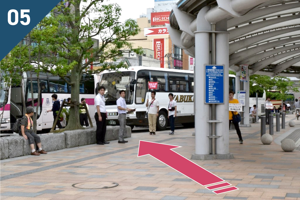 在来線改札口から出た場合05